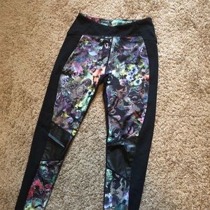 CYNTHIA ROWLEY Black Floral w/ Leather Leggings